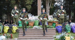 Идти только вверх, быть честным  и непременно беречь мир